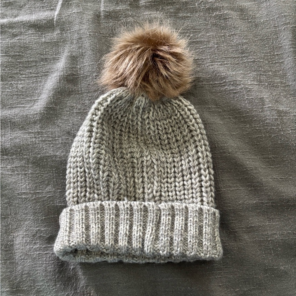 Cozy Gray Knit Beanie with Faux Fur Pom